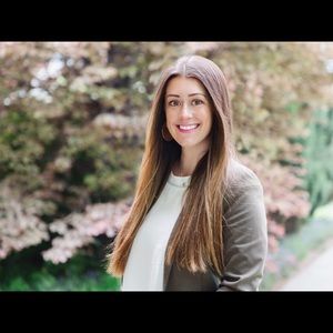 Meet your Posher, Alexis